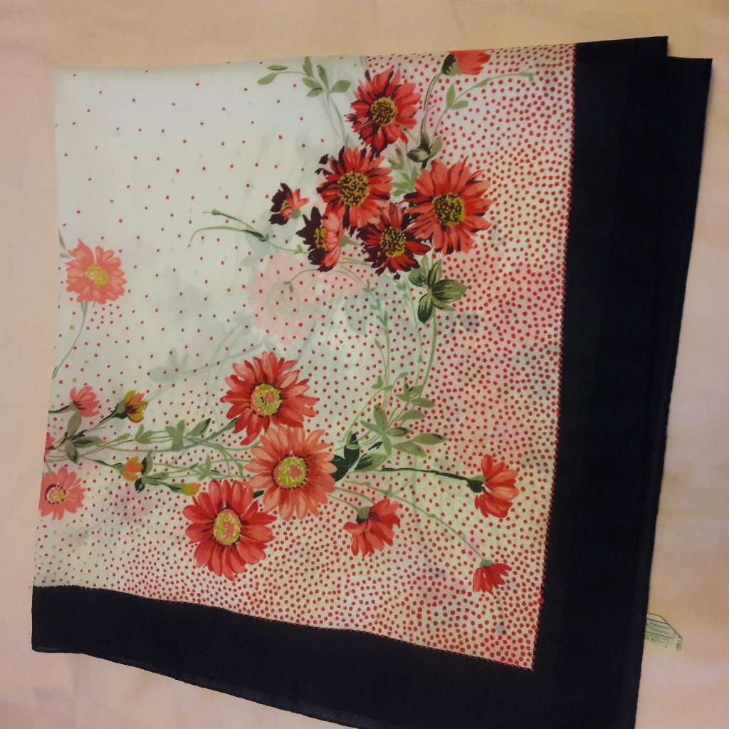 Valentina Fiore Italian Scarf Floral Vintage Women's 31"31"